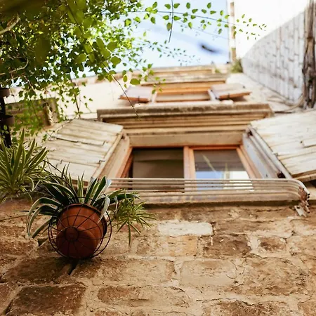 Studio-appartements Emwey *