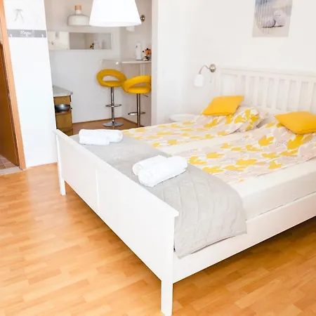 Studio-appartements Emwey トロギール